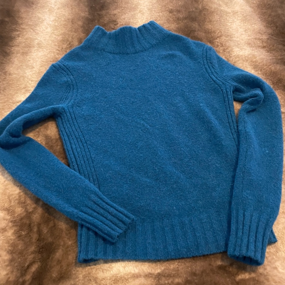 Ladies Teal colored LL Bean Mock Neck Sweater.  Size XXS.
